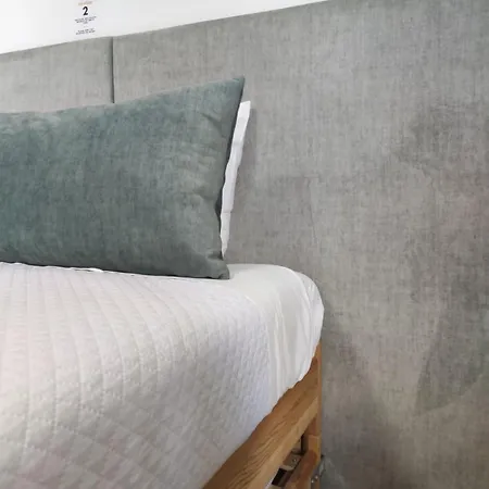 Old Village * بونتي دي ليما