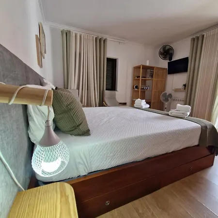 Old Village بونتي دي ليما