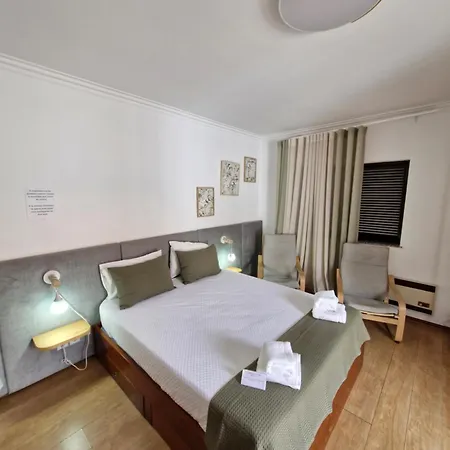 Old Village بيت شباب