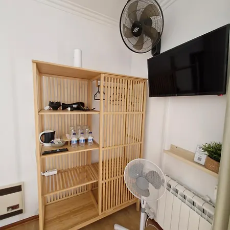 Old Village بيت شباب *