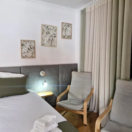 Old Village Хостел