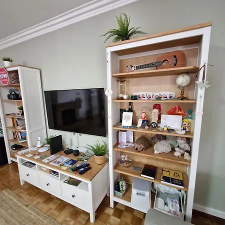 Old Village بيت شباب *