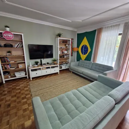 Old Village Hostel *