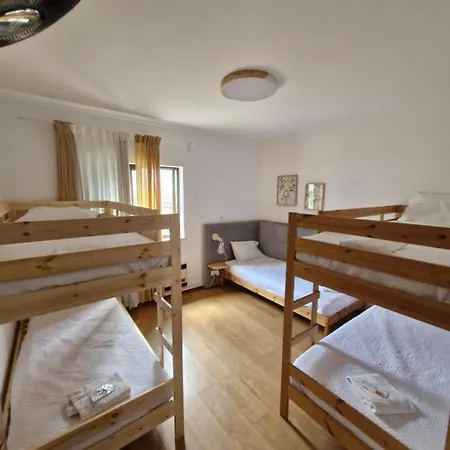 Old Village بيت شباب