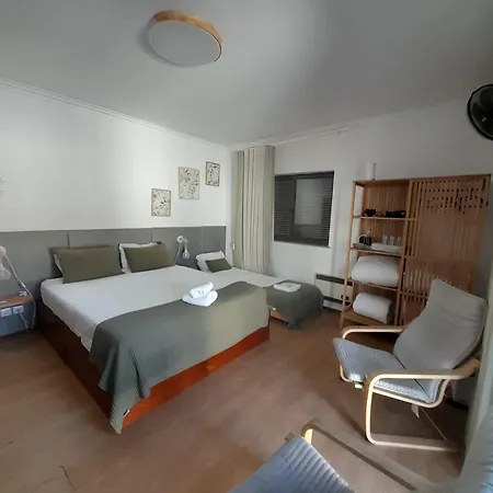 Old Village بيت شباب