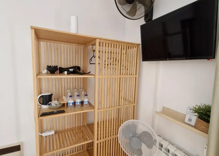 Old Village Hostel *